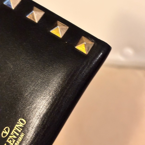Valentino Garavani Black Studded Textured Leather Compact / Zippy Wallet EUC - Picture 5 of 12